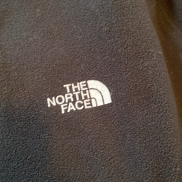 North Face Quarter Zip - Picture 3 of 7